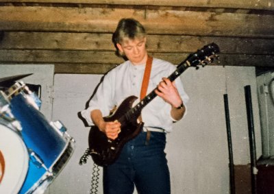 Ian Jack - Guitar